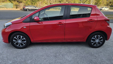 2013 Toyota yaris yr 5 door automatic7.jpg